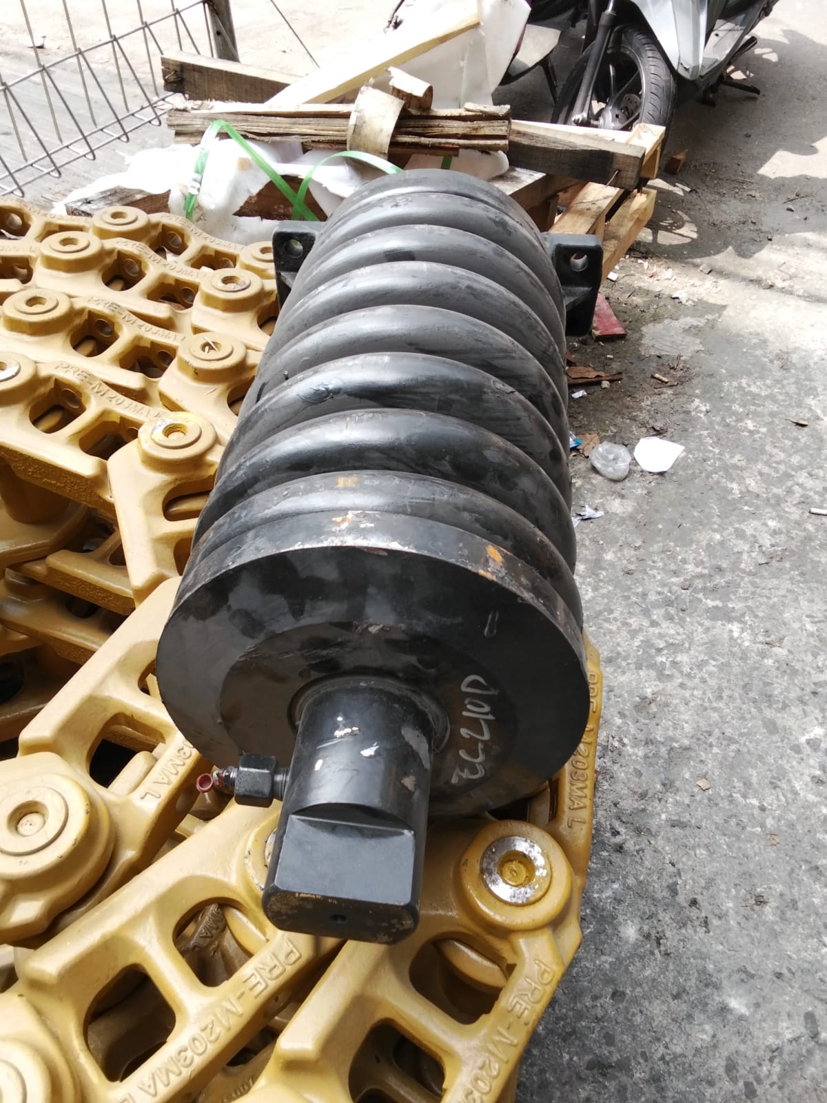 Hydraulic Recoil Adjuster EC210D Excavator